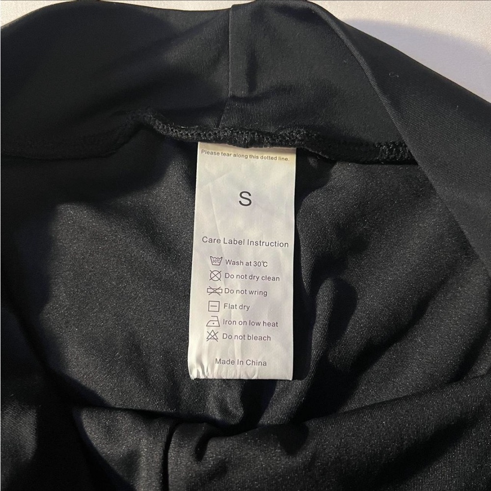 High-Waist Black Swim Boyshorts - Sleek Coverage - Picture 5 of 5